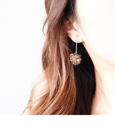 ワイヤーフラワーponponチェーンイヤリング