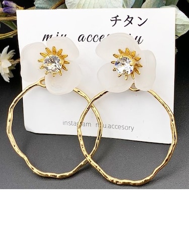 ビジューフラワー×ゴールドフープピアス