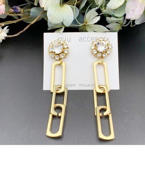 キラキラビジュートリプルゴールドピアス