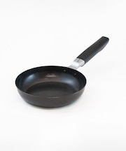鉄エンボスフライパン PH18cm ｜ Flying Saucer