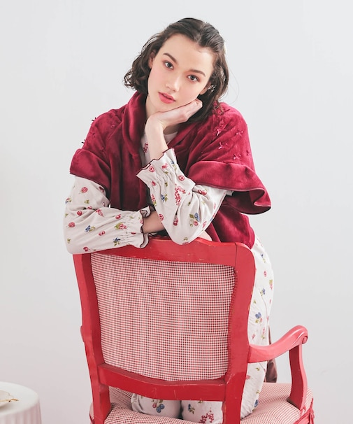 ソフティースノーリボンリボンケープ 部屋着 ルームウェア 羽織 温活 あたたか ふんわり ふわもこ やわらか 軽やか 着心地がいい リボン 大人かわいい 秋冬