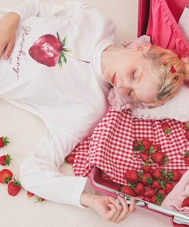 コットンスムースいちごセットアップ 上下セット ルームウェア 部屋着 綿100％ お肌に優しい やわらか 着心地がいい いちご柄 上品 大人可愛い かわいい おしゃれ らくちん