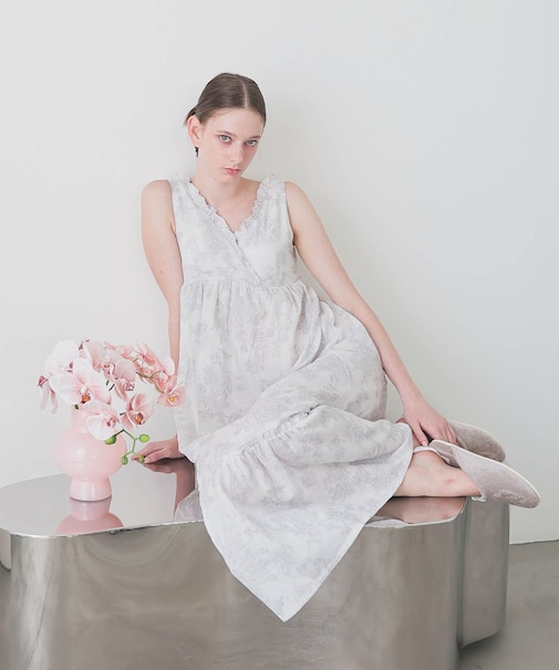 50/ダブルガーゼローズミュールノースリーブワンピース ネグリジェ ルームウェア 部屋着 綿100% お肌に優しい やわらか 着心地がいい パット付き きれいめ エレガント 上品 大人可愛い かわいい おしゃれ 春夏