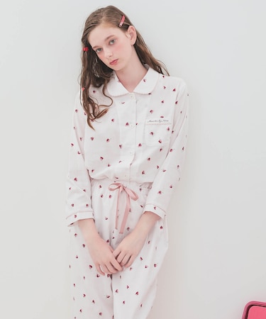 コットンダブルガーゼいちごシャツパジャマ 上下セット ルームウェア 部屋着 綿100％ お肌に優しい やわらか 着心地がいい いちご柄 上品 大人可愛い かわいい おしゃれ