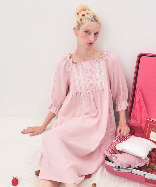 コットンダブルガーゼレーシーフリルドレス ネグリジェ ワンピース ルームウェア 部屋着 綿100% お肌に優しい やわらか 着心地がいい 上品 大人可愛い かわいい レース ロマンチック おしゃれ