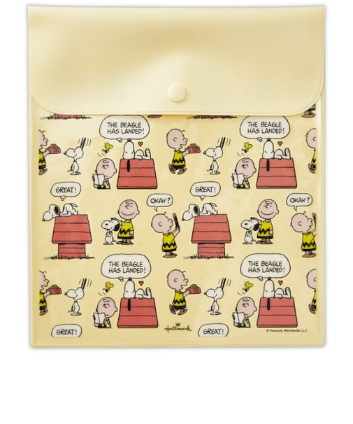 ホールマーク（Hallmark）　　Life　with　Snoopy　and　Friends　フラットポーチ　イエロー