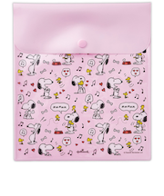 ホールマーク（Hallmark）　　Life　with　Snoopy　and　Friends　フラットポーチ　ピンク
