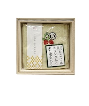 今治謹製　かるたタオルハンカチ　イチゴ