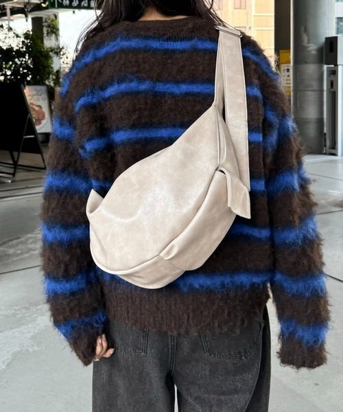 UNISEX】ハーフムーンフヴィンテージレザーバック｜チャオパニック