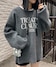 グレー