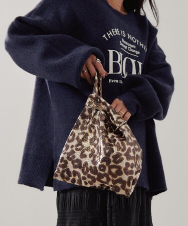 カラビナ付きアソート柄プリントスパンコールBAG