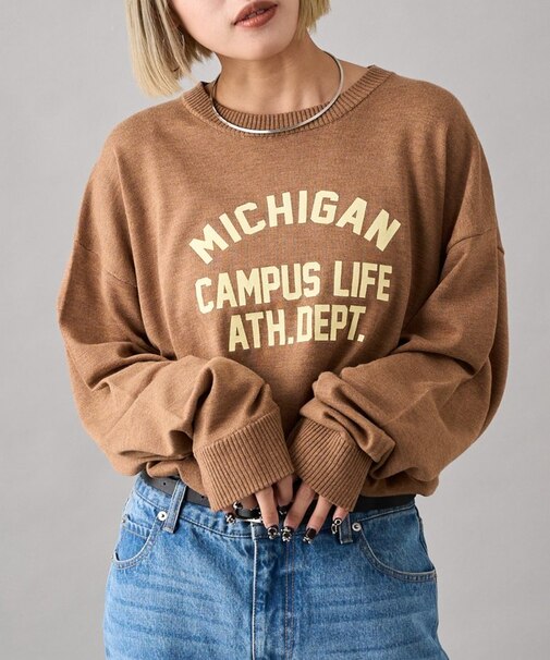 ビックシルエットカレッジロゴプリントニット