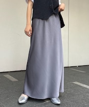 サテンスカート