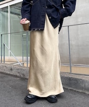 サテンスカート