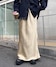 ベージュ