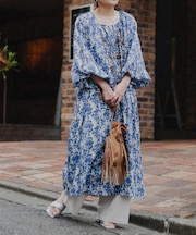 aguniヴィンテージフラワー光沢シアーワンピ
