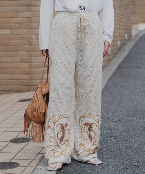 PG 刺繍パッチ ホワイトパンツ aguniパッチワーク刺繍パンツ｜チャオパニックティピーの通販｜&mall