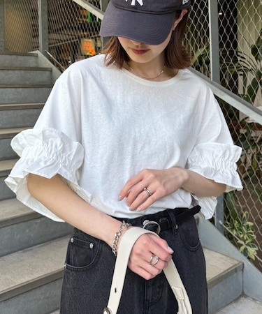 袖ギャザーフリルデザインカットソー