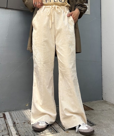 【スタイルアップ】紐ベルト付きベロアフレアパンツ