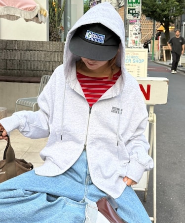 【UNISEX】アシッドウォッシュ加工ロゴジップパーカー
