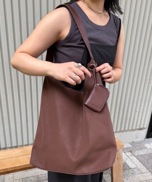 ポーチ付 メタルチャーム レザートート A4対応 ポーチチャーム付きA4サイズBAG|チャオパニックティピーの通販
