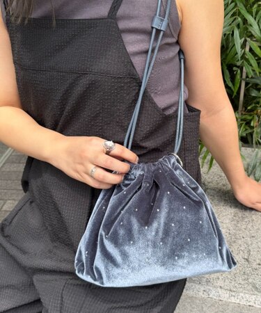 カラビナ付きベロアスタッズ巾着BAG