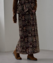 【aguni】ベロア刺繍ナロースカート