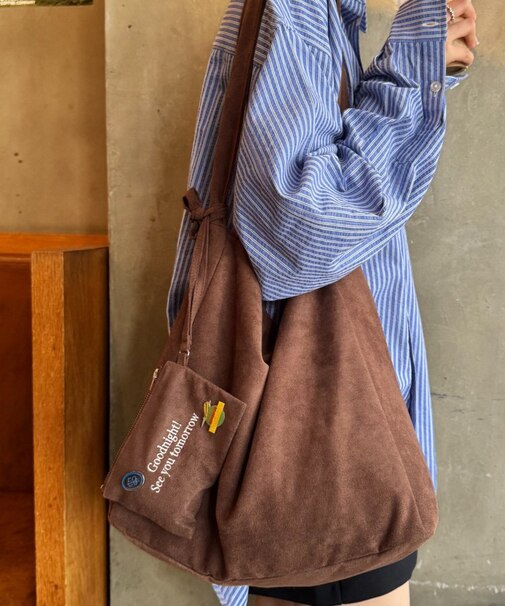 【UNISEX】ポーチ付きスエードショルダーバッグ