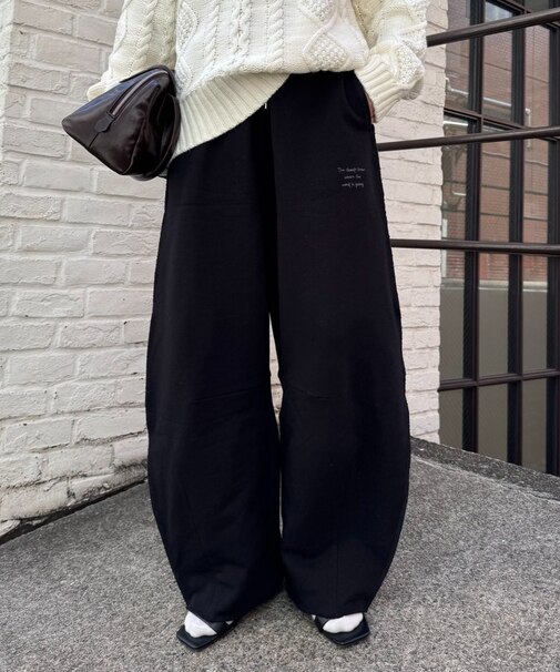 【3サイズ展開】ワンポイントロゴ刺繍スウェットカーブパンツ