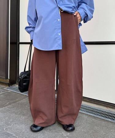 【3サイズ展開】ワンポイントロゴ刺繍スウェットカーブパンツ