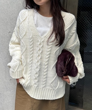 【willow】Ｖネックケーブルニット