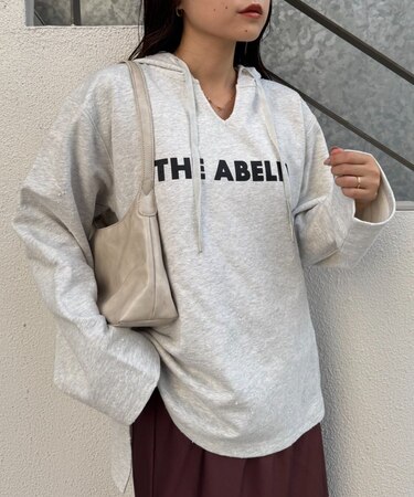 ダメージ裏毛ロゴフーディー