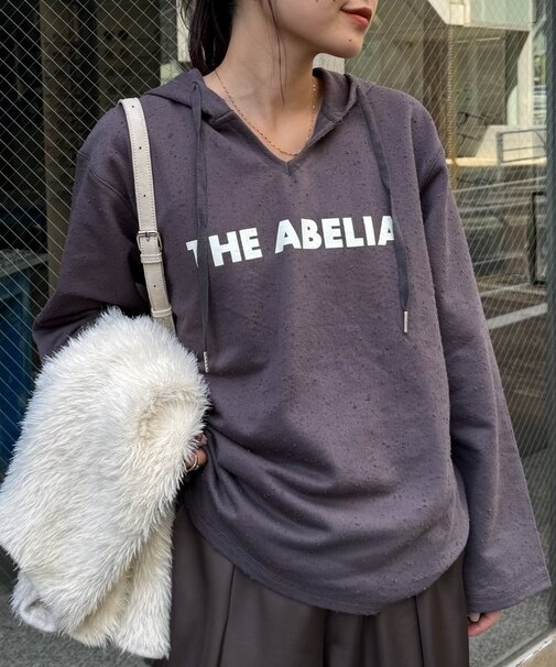 ダメージ裏毛ロゴフーディー