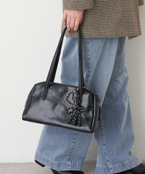 【ペットボトル収納可能】ハートスタッズチャーム付きボストンBAG