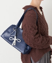 【ペットボトル収納可能】ハートスタッズチャーム付きボストンBAG