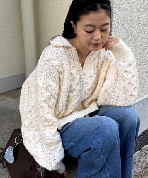 【チクチクしない！】スキッパー襟付きケーブルニット