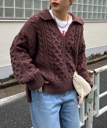 【チクチクしない！】スキッパー襟付きケーブルニット