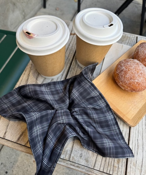 lilサテンチェック柄スクエアBIGシュシュ｜チャオパニックティピーの