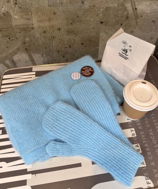 缶バッチ付きマフラー×手袋3点セット