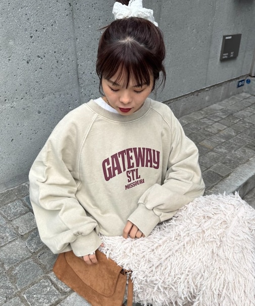 アシッドウォッシュ加工ロゴプリントラグランスウェット