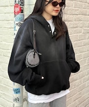 【UNISEX】スプレー加工ヘンリースナップフーディー