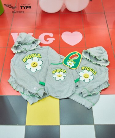 【KIDS】【wigglewiggle】BABYリバーシブル配色スタイ