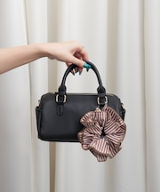 :lilチェーン付きストライプシュシュ