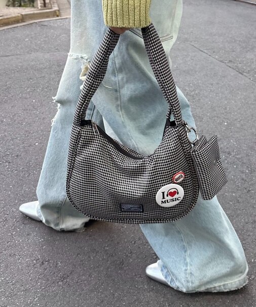 【UNISEX】ポーチ付き中綿ハンドBAG