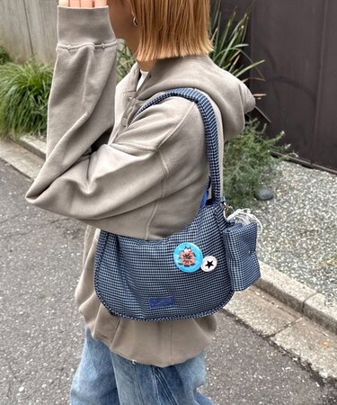 【UNISEX】ポーチ付き中綿ハンドBAG