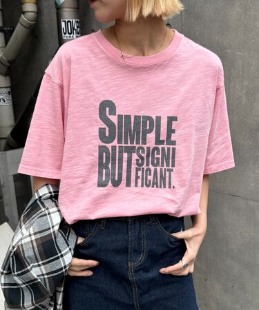 【UNISEX】【プラスサイズあり】スラブ天竺ピグメントロゴTEE