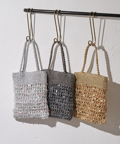 :【2WAYで使用可能！】チェーン付き手編みスパンコールBAG