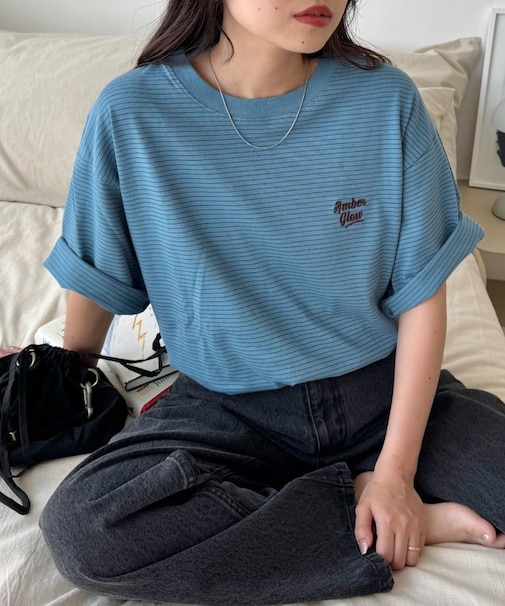【UNISEX】ピンボーダーワンポイント刺繍ロゴTシャツ