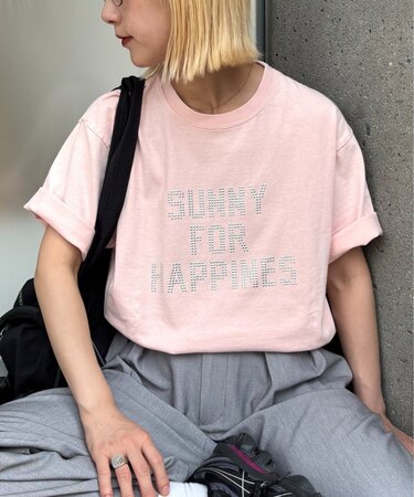 アシッドウォッシュ加工スタッズロゴTEE