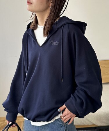【ユニセックス】ワンポイント刺繍フードプルオーバー